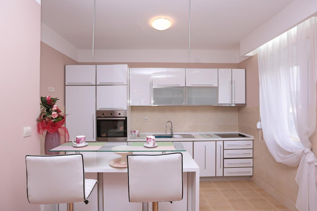 Apartments Aleksandra พอดโกริกา ห้อง รูปภาพ