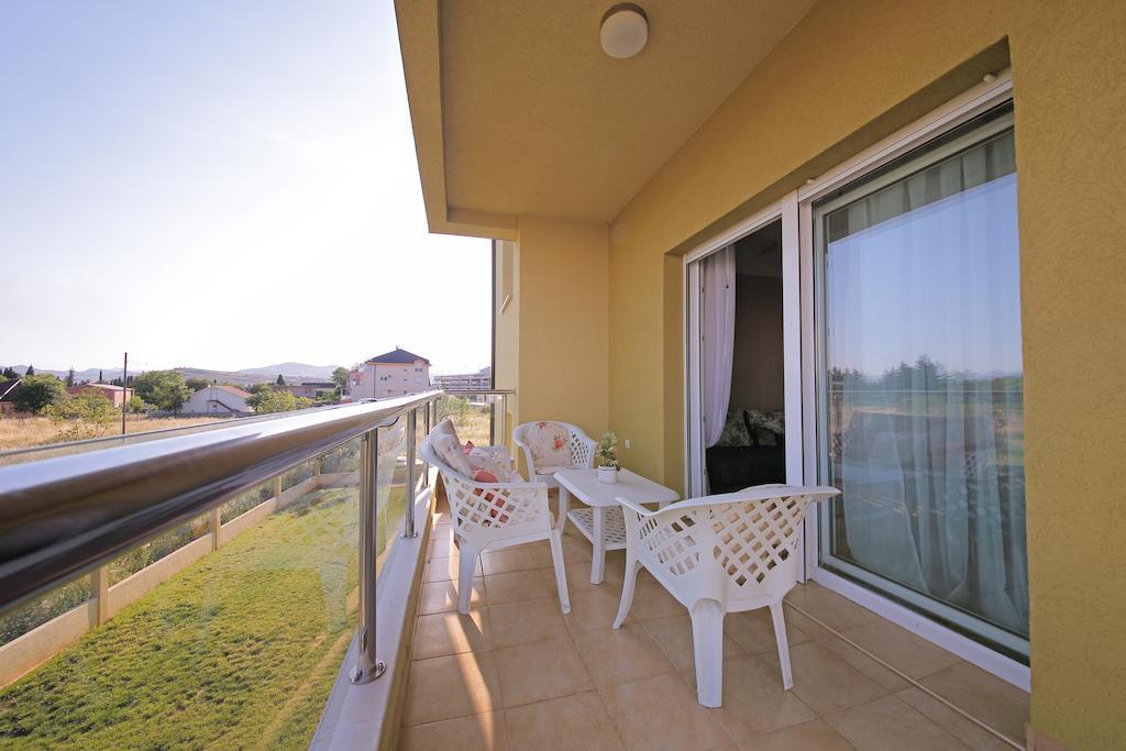 Apartments Aleksandra พอดโกริกา ห้อง รูปภาพ