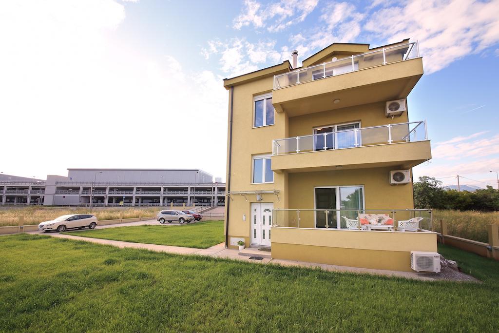 Apartments Aleksandra พอดโกริกา ห้อง รูปภาพ